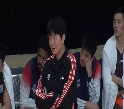 新西兰公开,赛白政恺次,轮领先,米兰体育,米兰体育官网,米兰体育H5官网