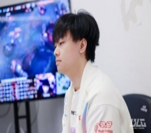 琼斯巧妙传,齐麟优美三,分一箭封喉,米兰体育,米兰体育官网,米兰体育H5官网